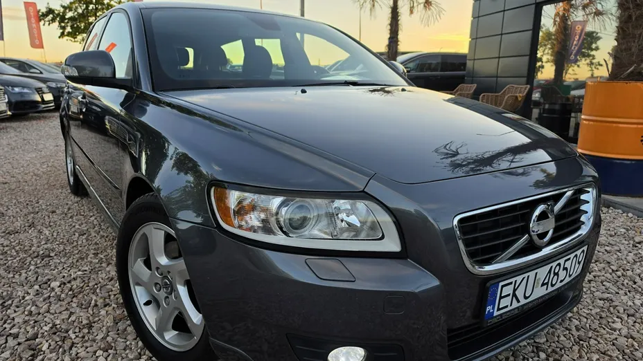 VOLVO V50 -