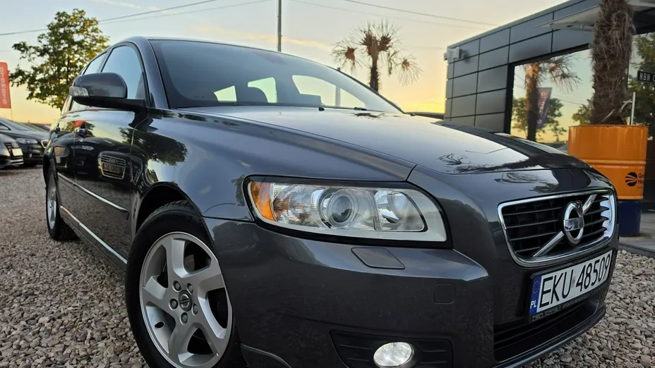 VOLVO V50 -