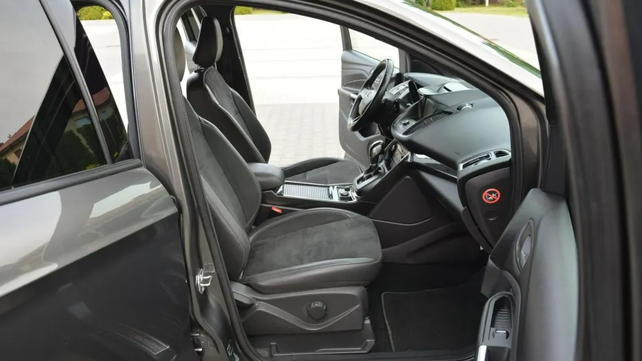 FORD Kuga -