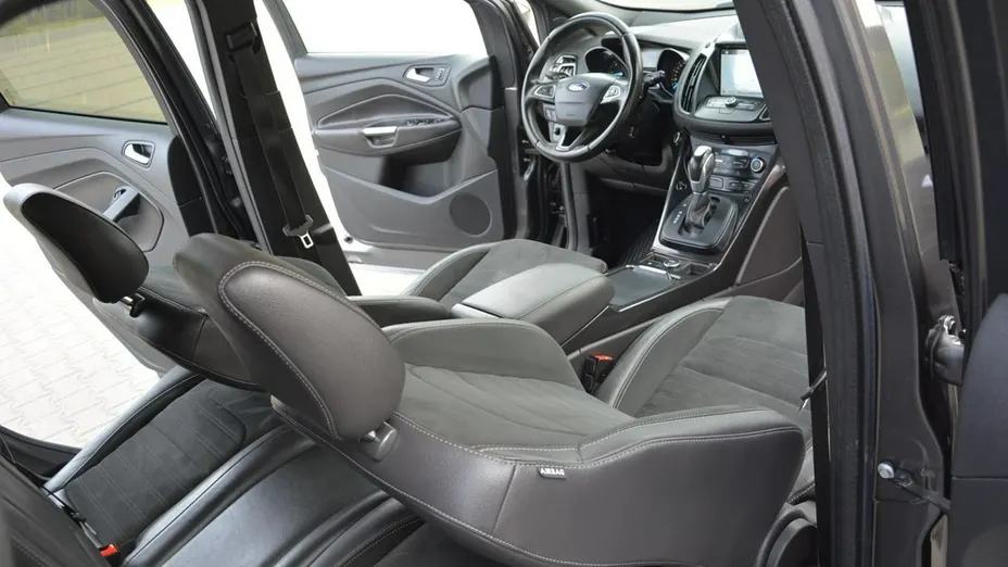 FORD Kuga -