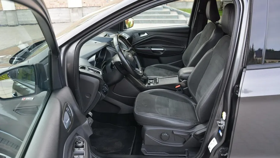 FORD Kuga -
