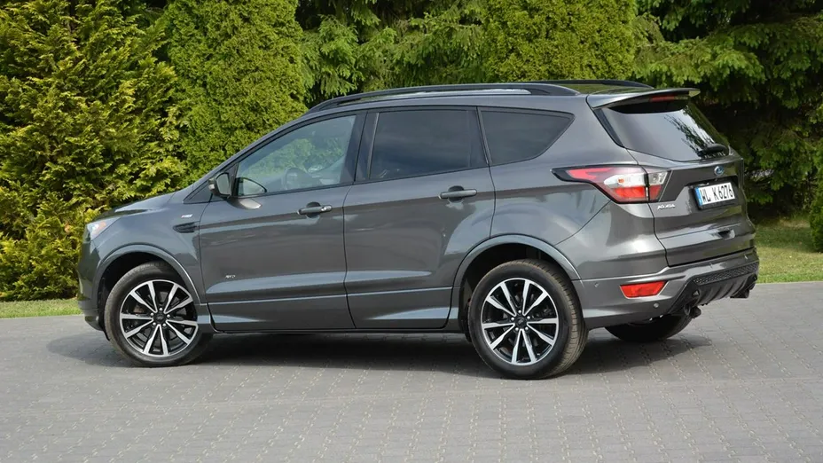 FORD Kuga -