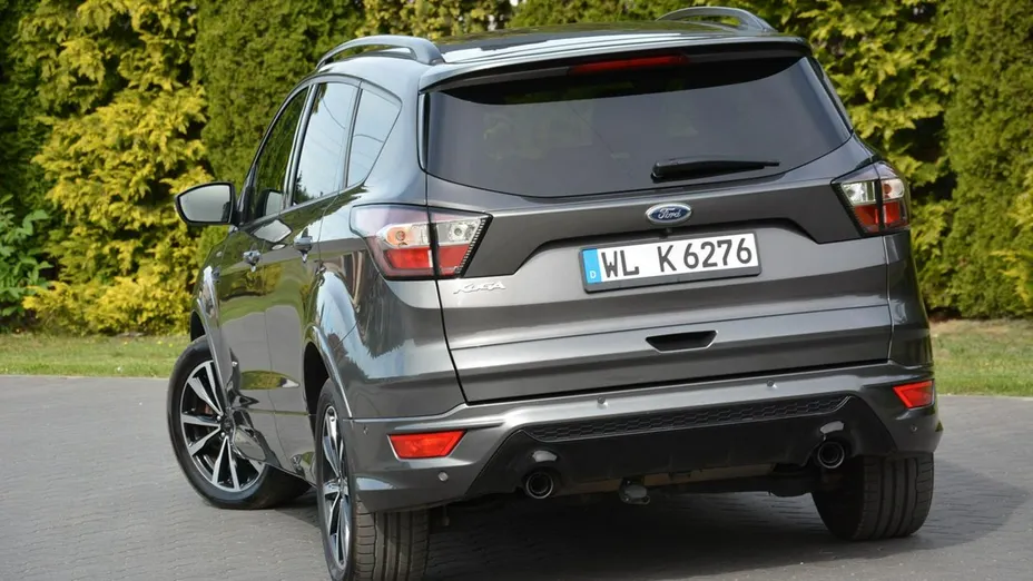 FORD Kuga -