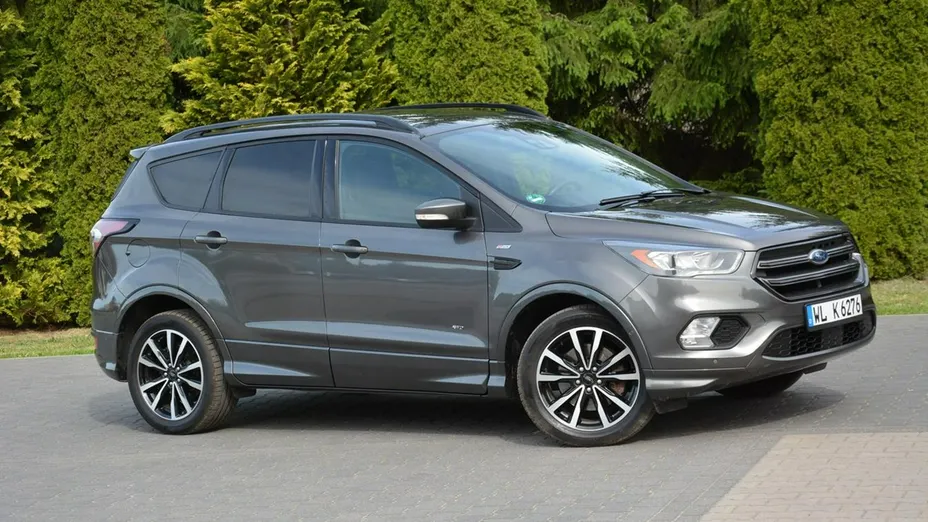 FORD Kuga -