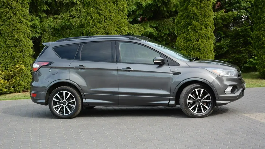 FORD Kuga -