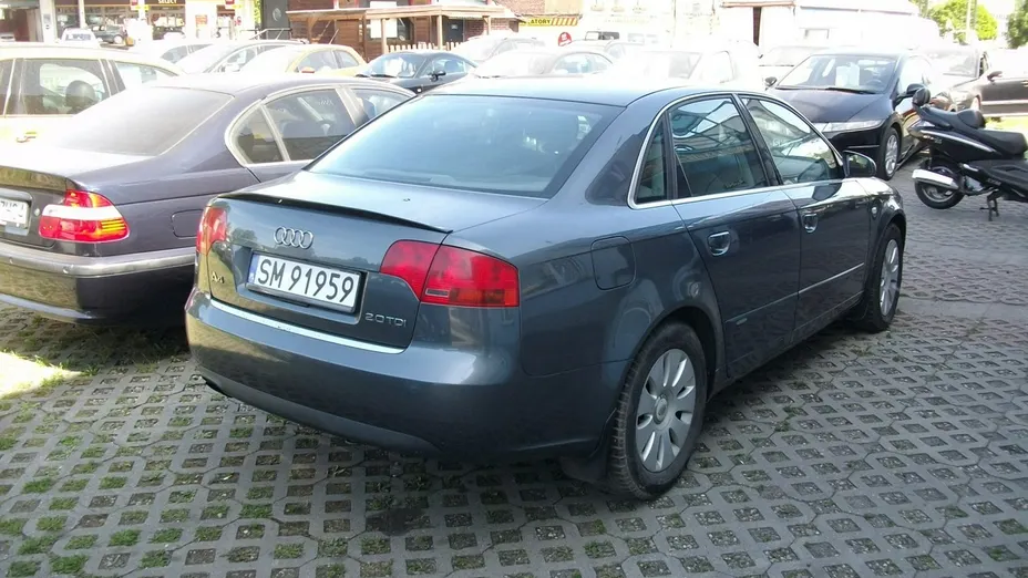 AUDI A4 -