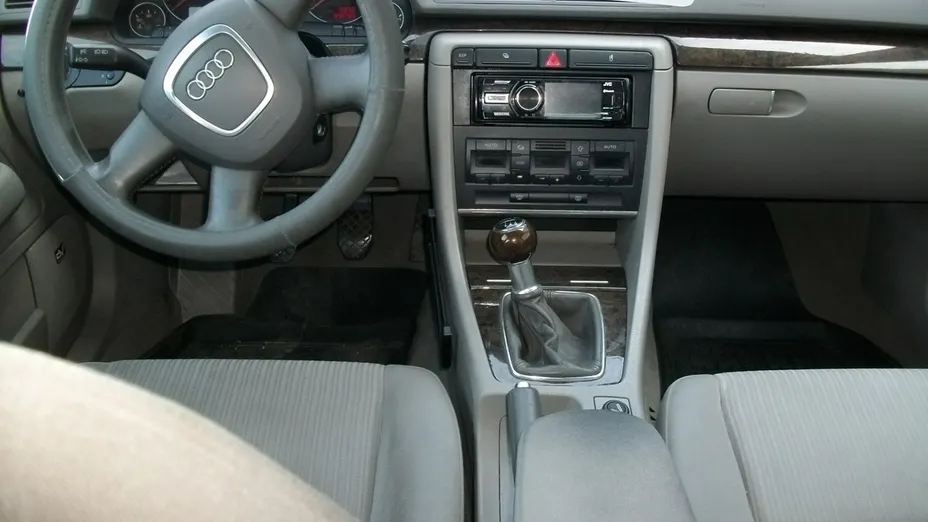 AUDI A4 -