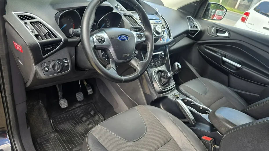 FORD Kuga -