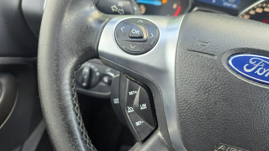 FORD Kuga -