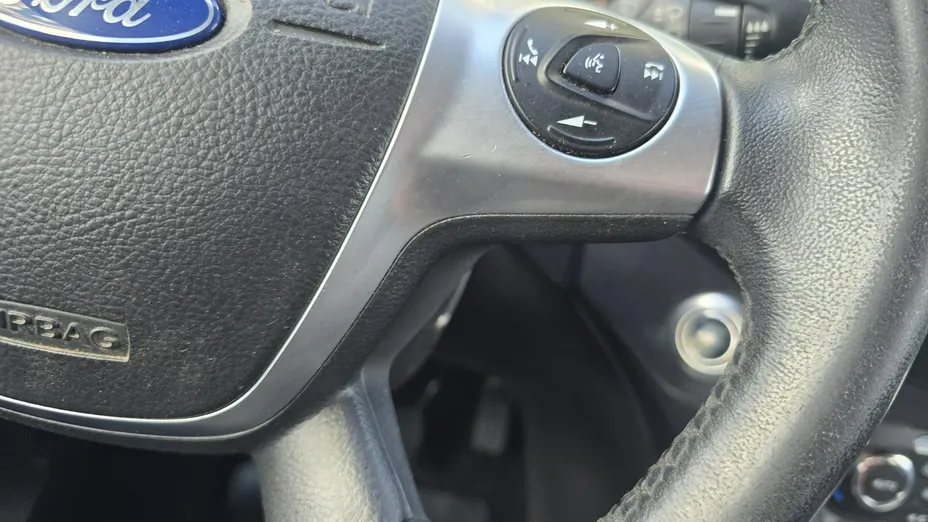 FORD Kuga -