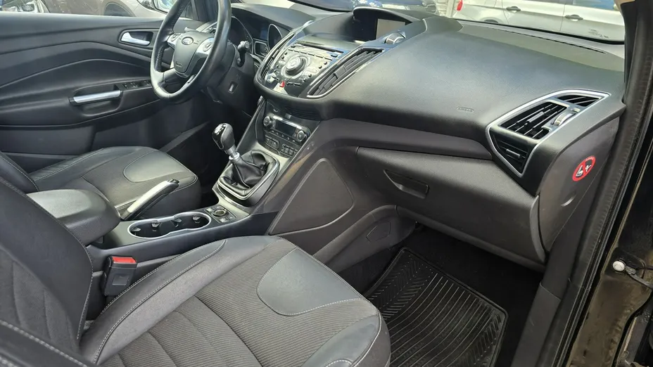 FORD Kuga -