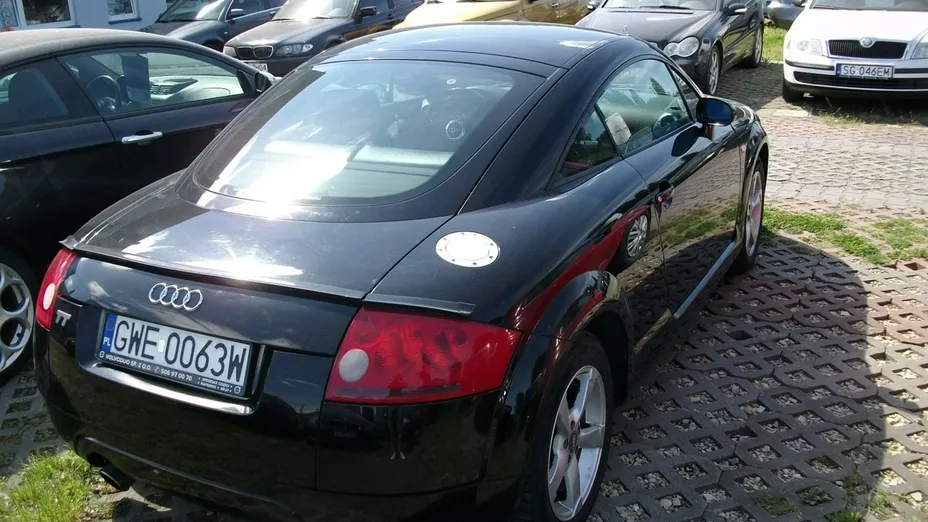 AUDI TT -