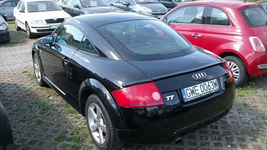 AUDI TT -