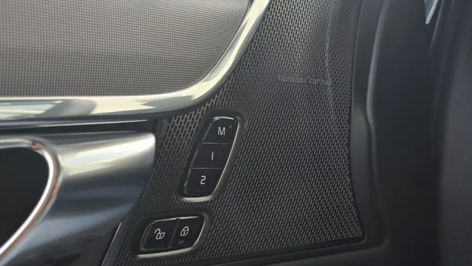 VOLVO V90 -