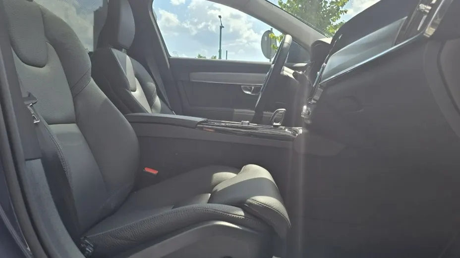 VOLVO V90 -