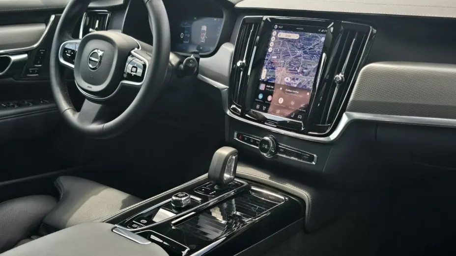 VOLVO V90 -