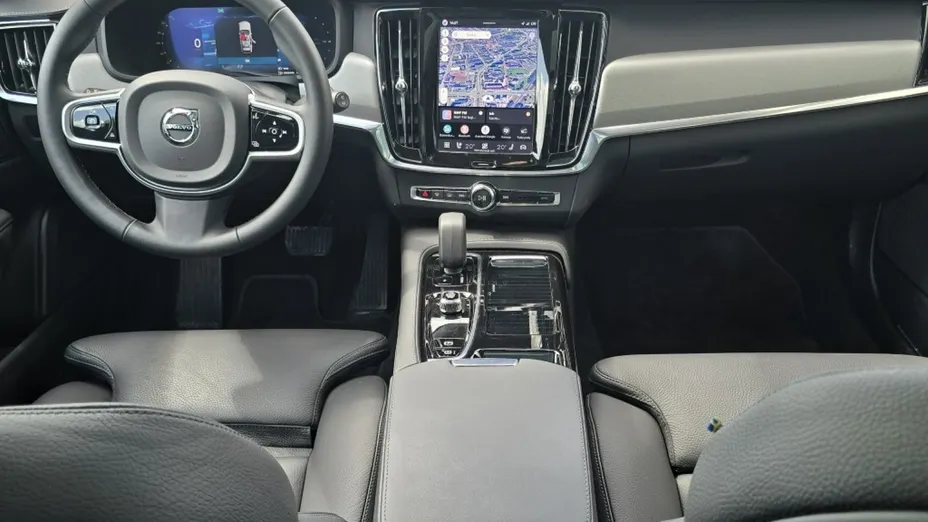 VOLVO V90 -