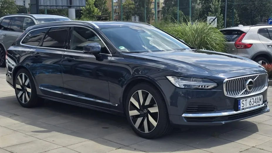 VOLVO V90 -