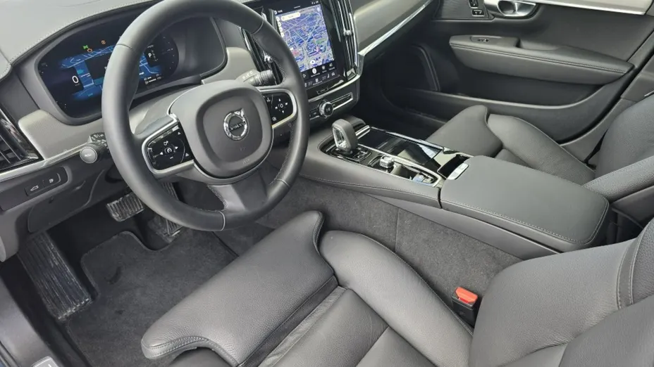VOLVO V90 -
