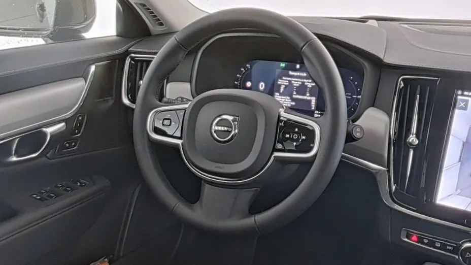 VOLVO V90 -
