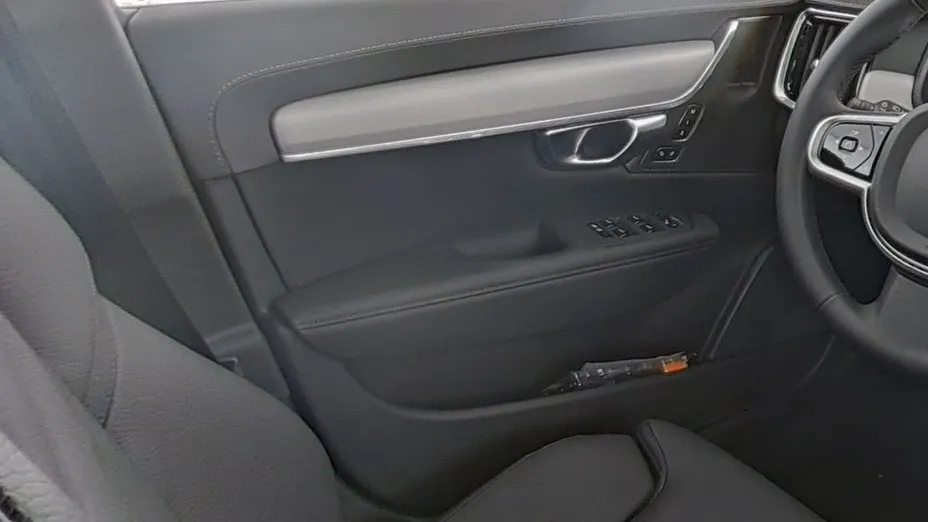VOLVO V90 -