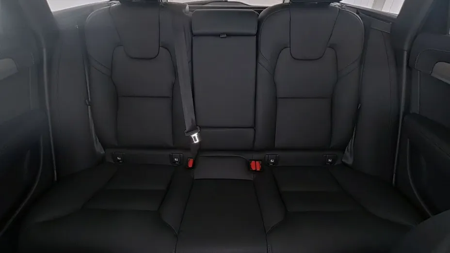 VOLVO V90 -
