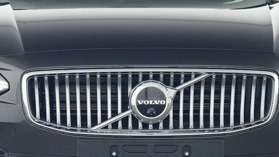 VOLVO V90 -