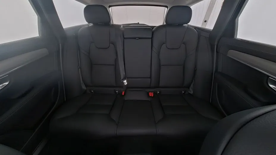 VOLVO V90 -