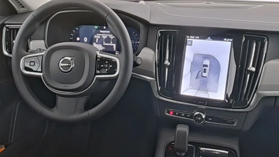 VOLVO V90 -
