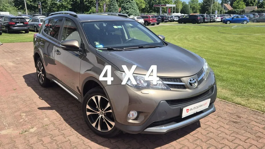 TOYOTA RAV4 -