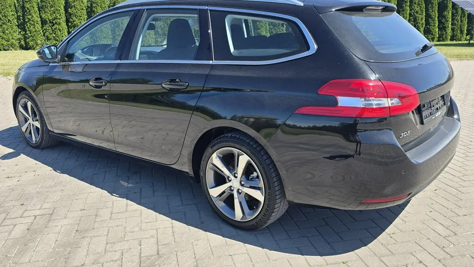 PEUGEOT 308 -