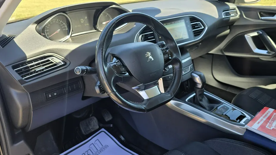 PEUGEOT 308 -