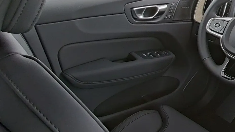VOLVO XC60 -