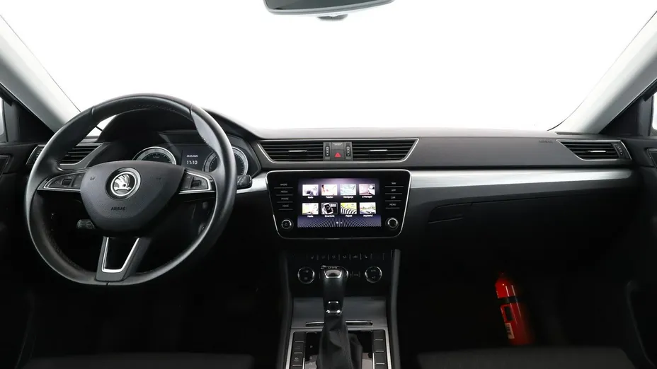 SKODA Superb -