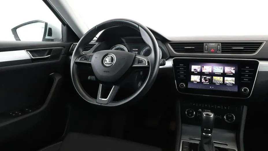 SKODA Superb -