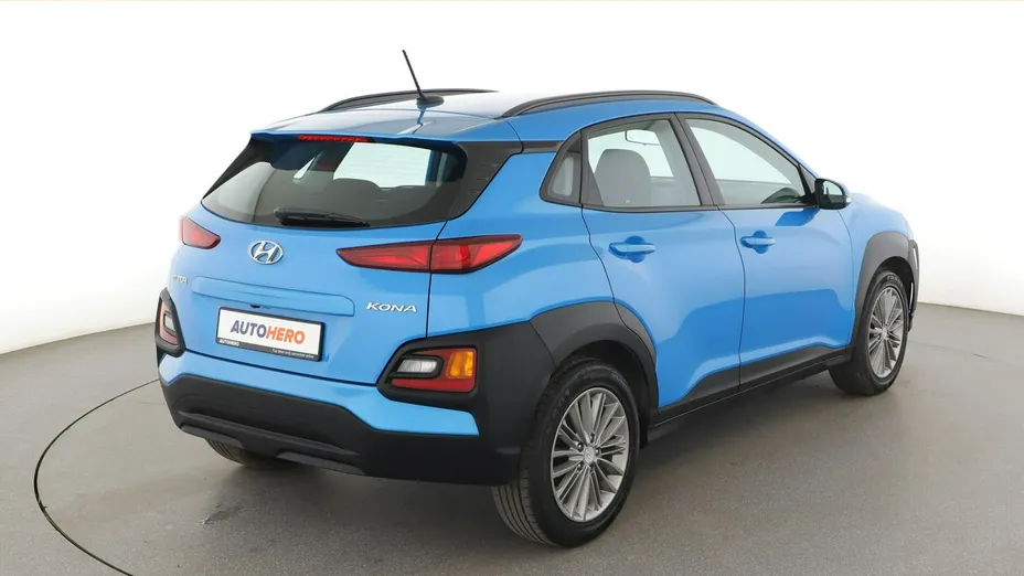 HYUNDAI Kona -
