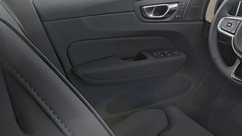 VOLVO XC60 -
