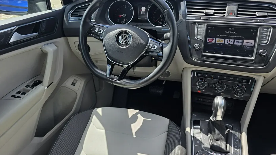 VOLKSWAGEN Tiguan -