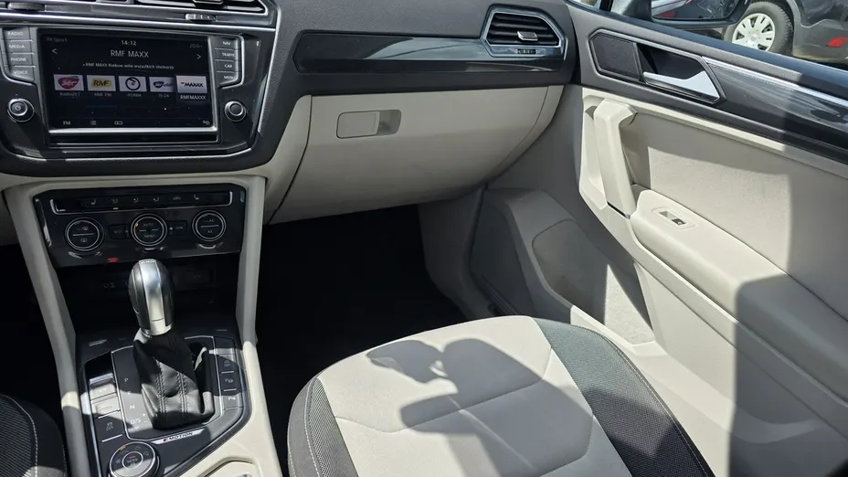 VOLKSWAGEN Tiguan -