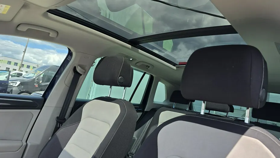 VOLKSWAGEN Tiguan -