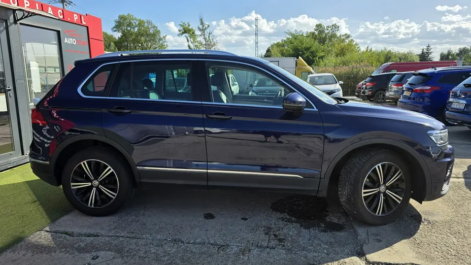 VOLKSWAGEN Tiguan -