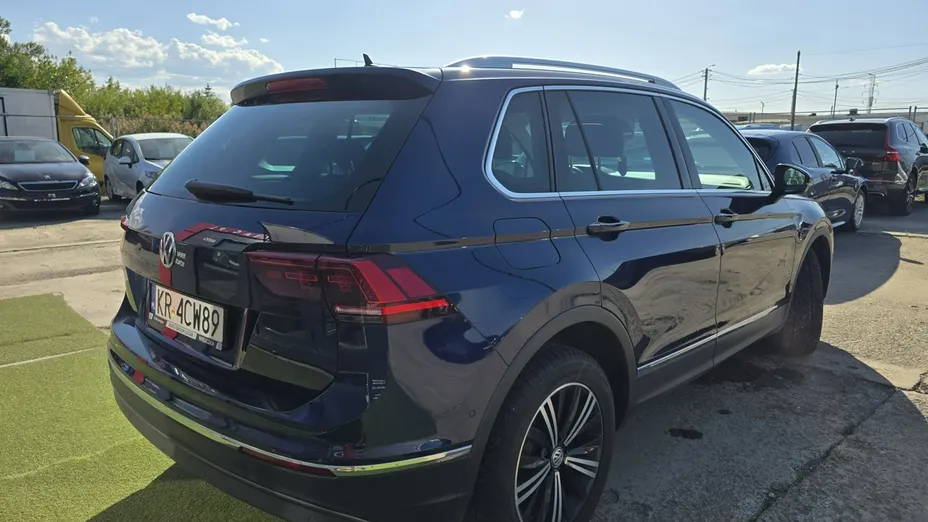 VOLKSWAGEN Tiguan -