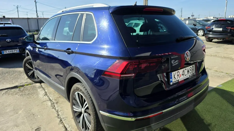 VOLKSWAGEN Tiguan -