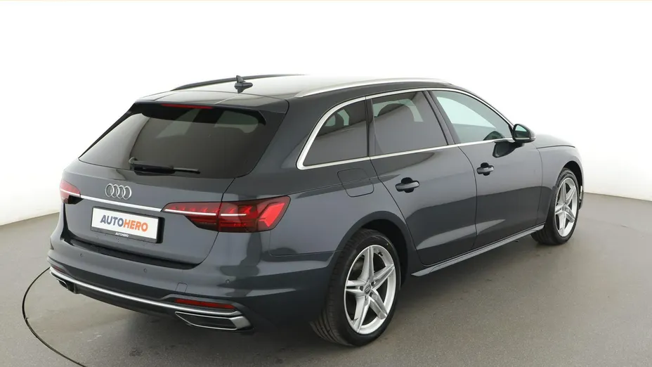 AUDI A4 -