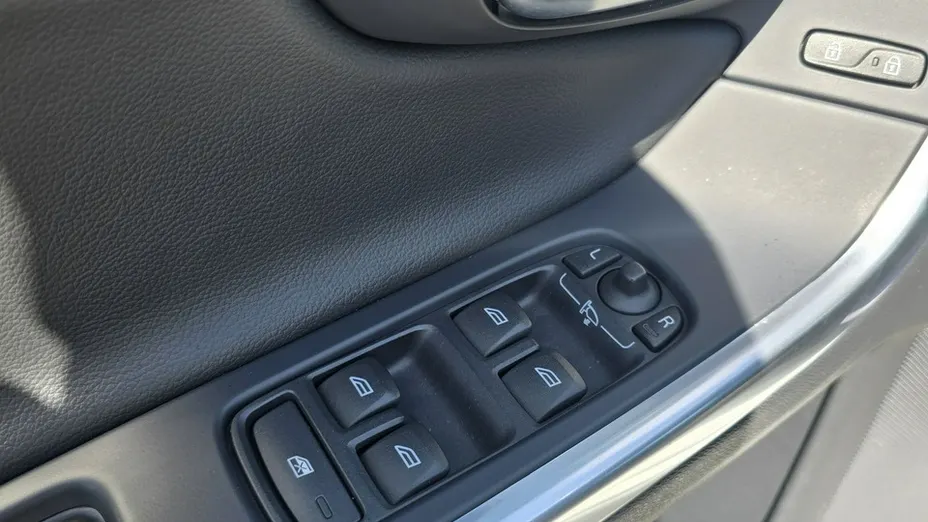 VOLVO V60 -