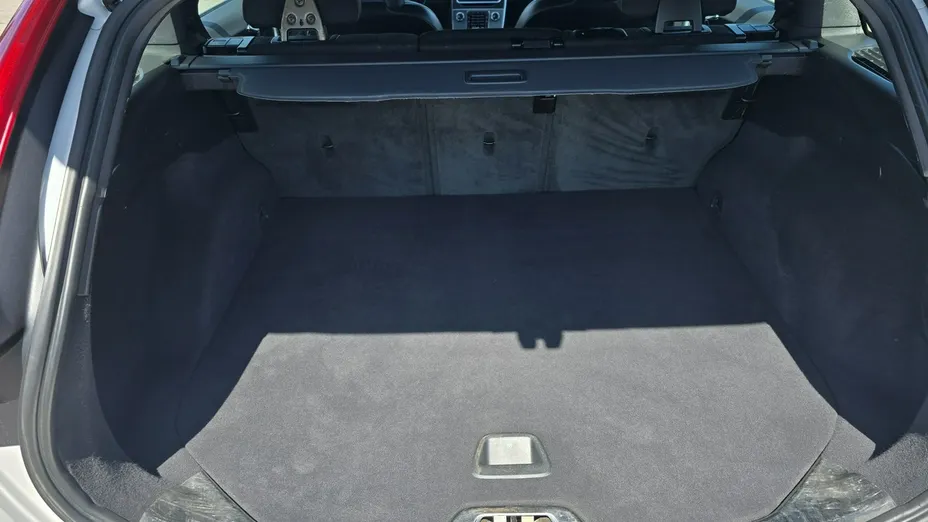 VOLVO V60 -