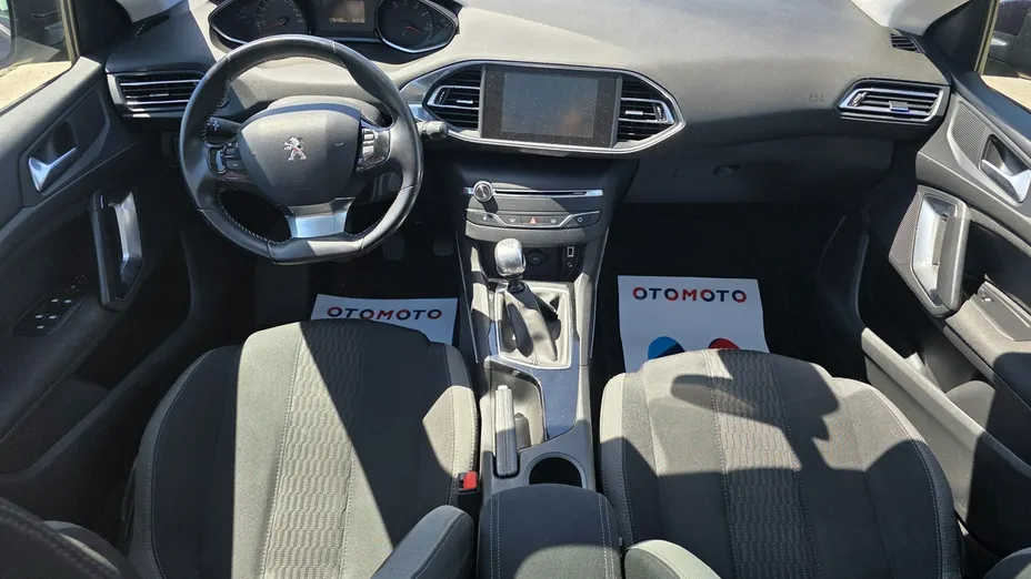 PEUGEOT 308 -