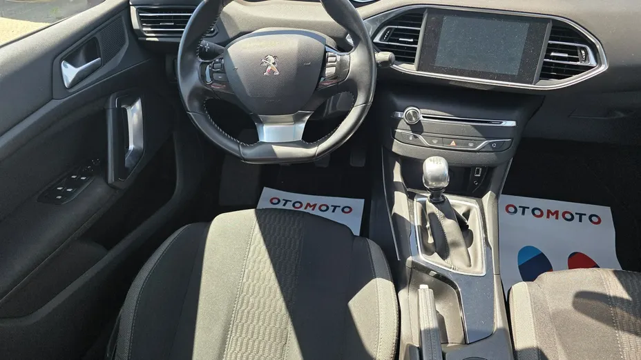 PEUGEOT 308 -