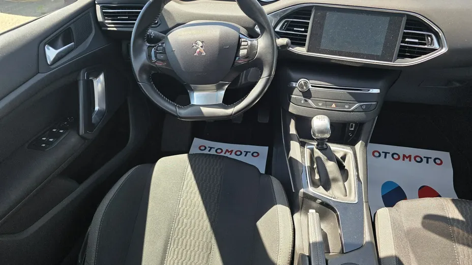 PEUGEOT 308 -