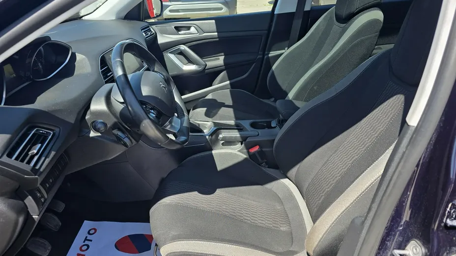 PEUGEOT 308 -